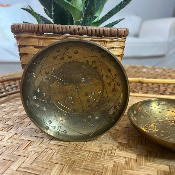 Set of 4 Vintage MCM Sarna Brass Trinket Bowls - Picture 5 of 7